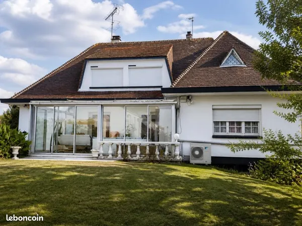 Maison 12 pièces 240 m²