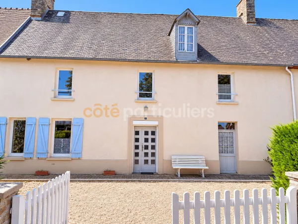 Maison de bourg aux beaux volumes à 10 minutes de Saint-Lô