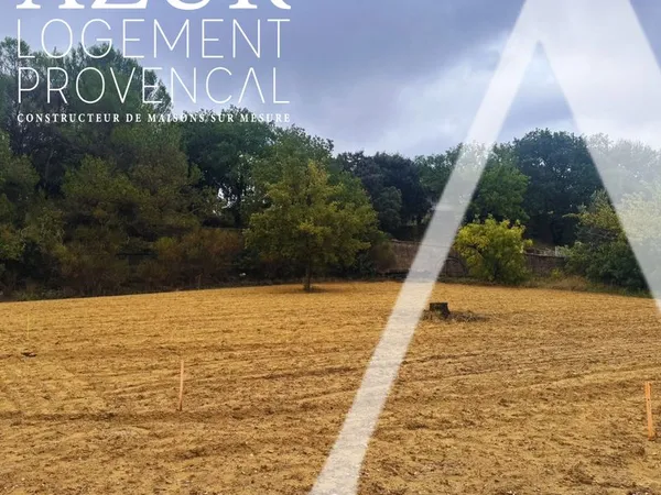 EXCLUSIVITÉ À LAURIS : TERRAIN 628 m² VIABILISÉ, HORS LOTISSEMENT