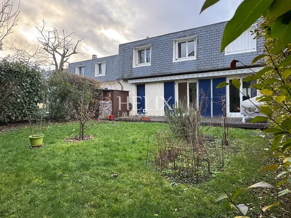 Une jolie maison ensoleillée à Chambourcy proche lycée international Saint-Germain-en-Laye