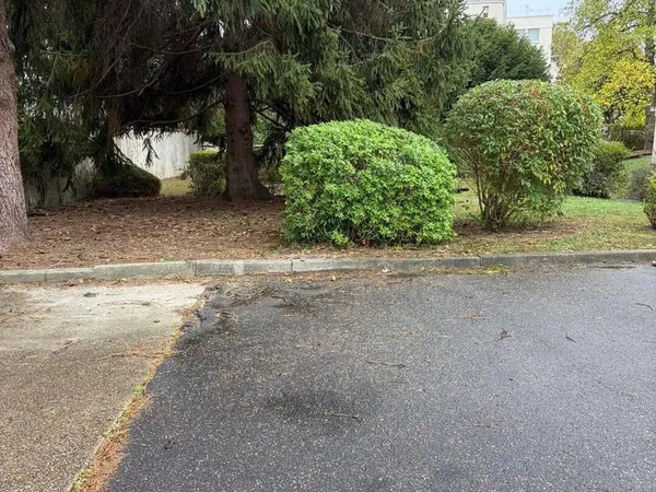 Parking 14 m²