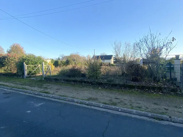 Terrain 812 m²