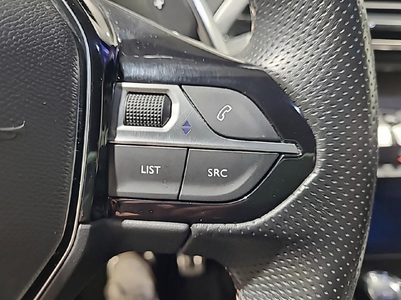 Peugeot 3008 hybrid4 300 e-eat8 gt — photo 22