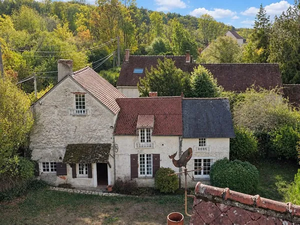 Maison de campagne avec grange dans un environnement calme et naturel