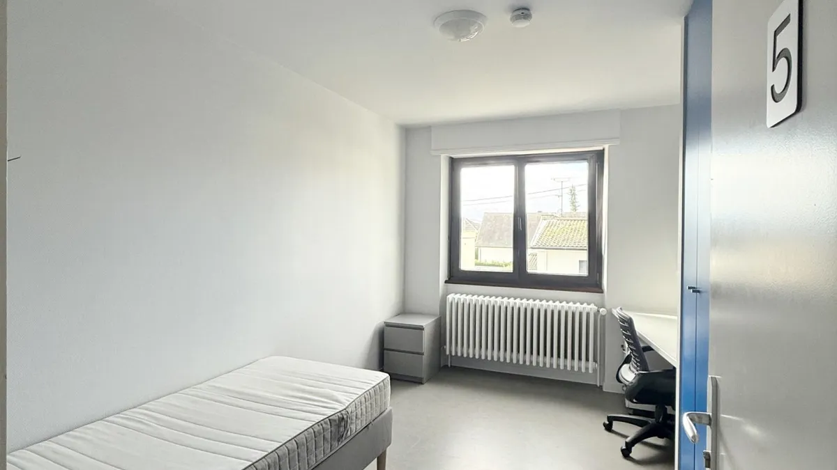 Photo 1