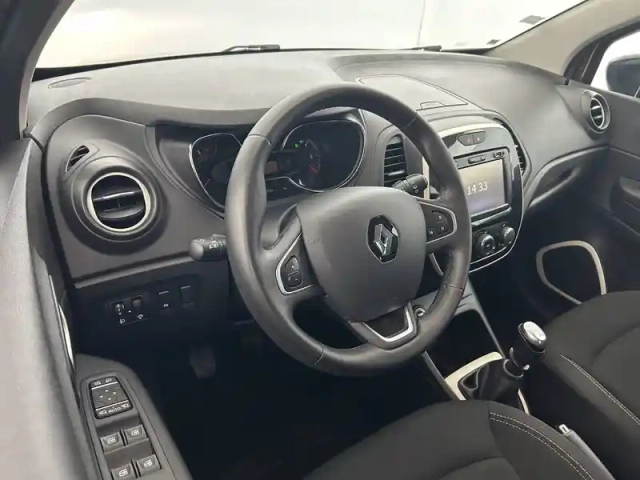 Renault Captur tce 120 energy — photo 19