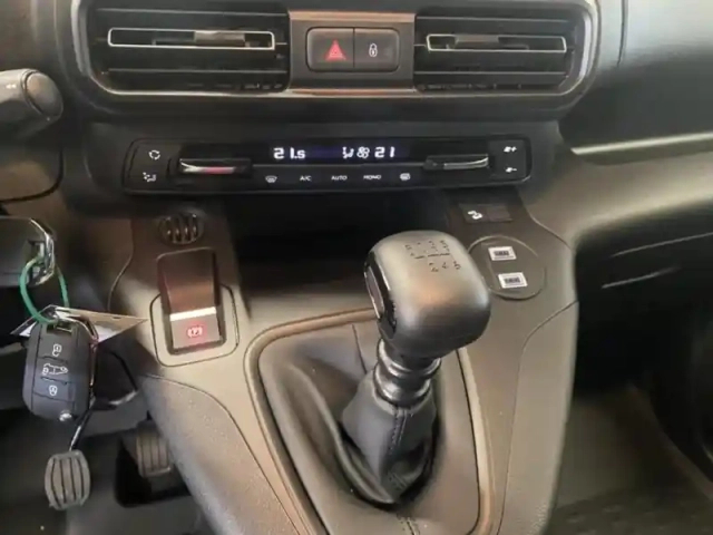 Peugeot Partner m diesel 100ch pro skill — photo 13