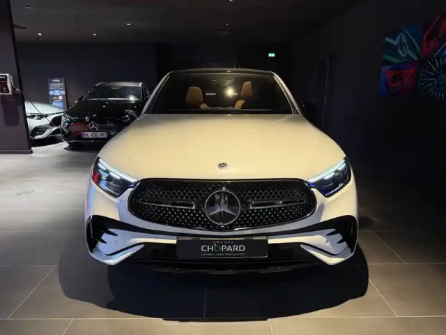 Mercedes Glc coupe 300 e hybrid eq 4matic — photo 26