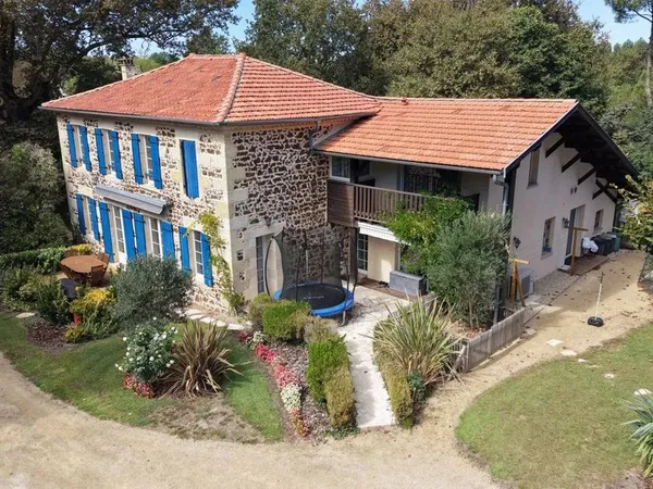 Hôtel 10 pièces 312 m²
