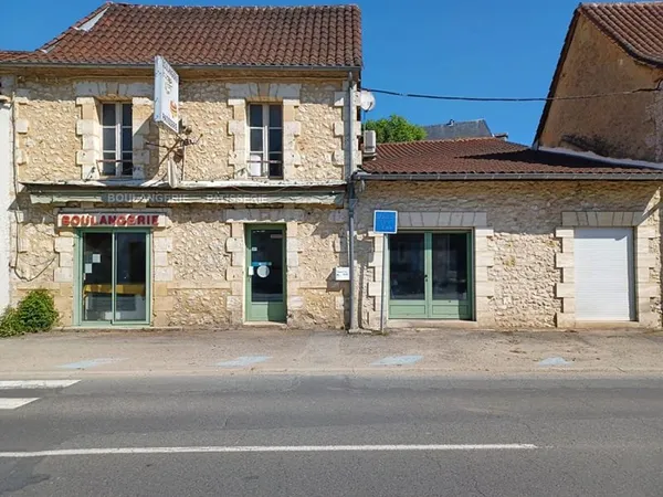 ANCIEN COMMERCE A REAMENAGER PROCHE BERGERAC