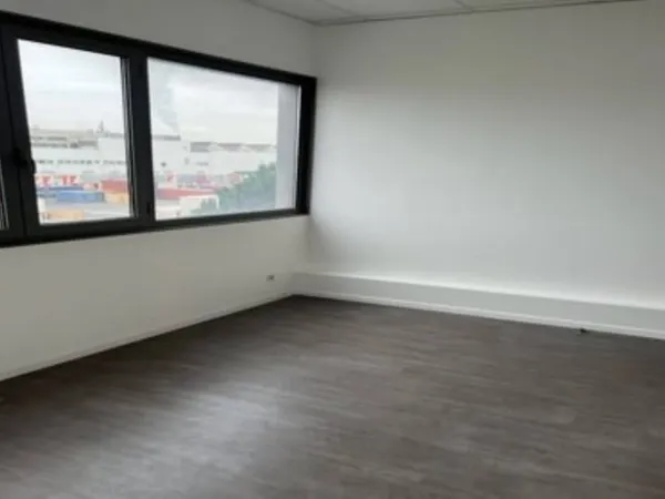 Bureaux 3620 m²