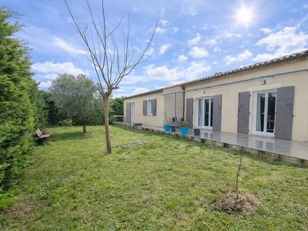 Maison de plain pied, 107 m², 4 chambres, terrain de 1100 m² sans vis-à-vis..