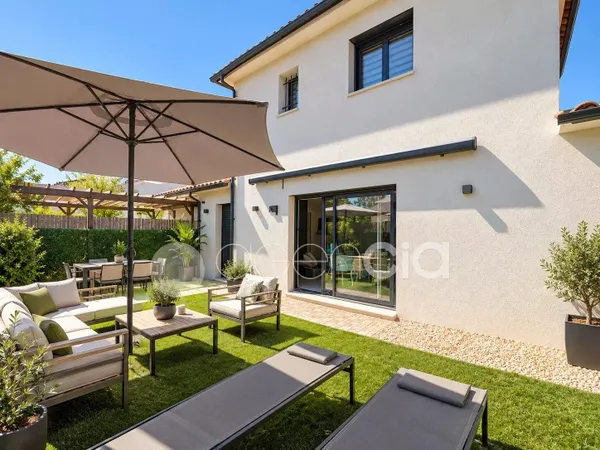 MONTAUROUX | MAISON RECENTE DE 2022 MITOYENNE DE 100 M2 | JARDIN