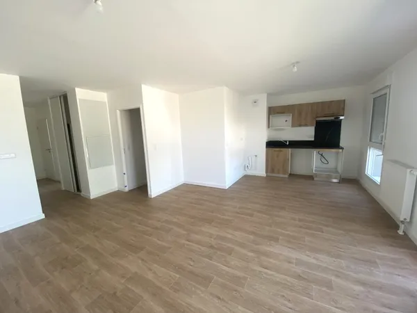 T3 avec parking et balcon à LAVAL