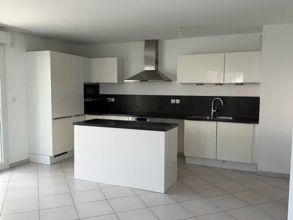 ANNEMASSE - Quartier Vernand - T3 de 64 m² avec grande terrasse de 14 m² et box