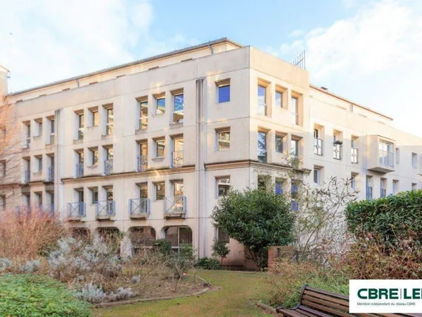 Bureaux 730 m²