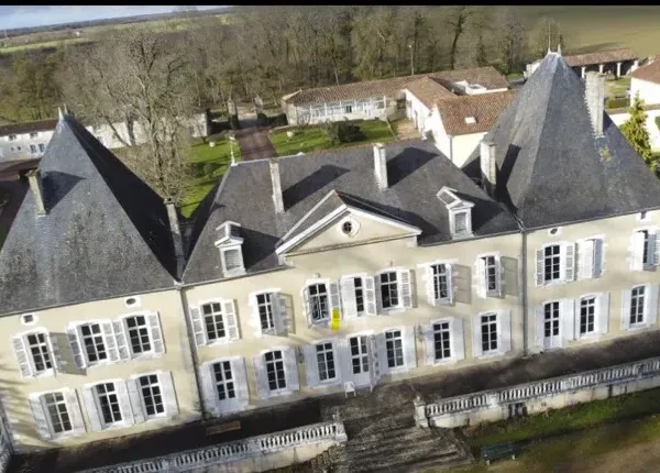 Château 2500 m²
