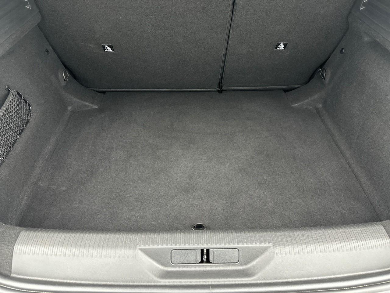 Peugeot 308 hybrid 145 e-dcs6 allure — photo 6