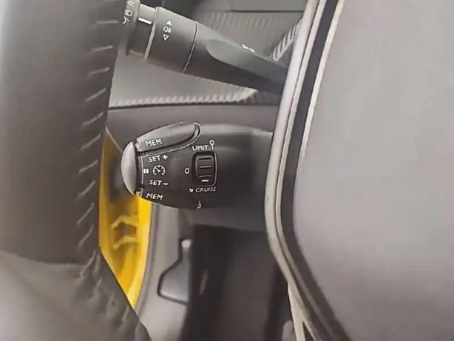 Peugeot 208 puretech 75 s&amp;s bvm5 — photo 27
