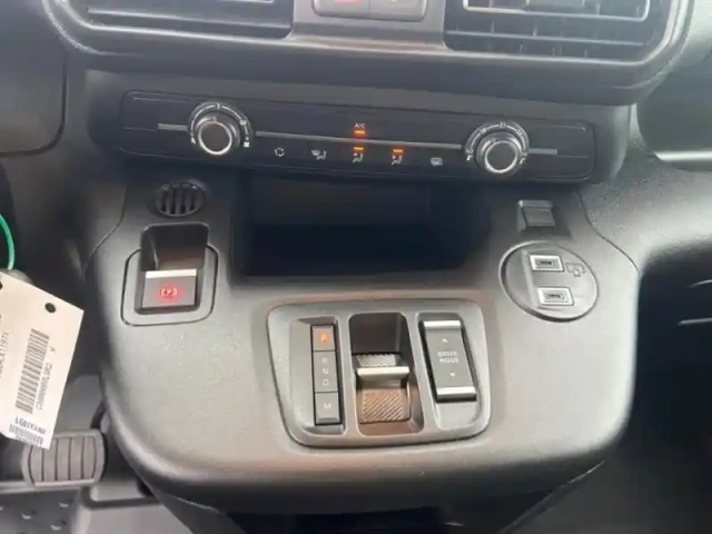 Peugeot Partner m diesel 130ch automatique — photo 11