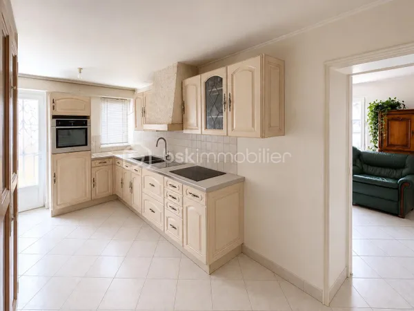 Maison 9 pièces 203 m²