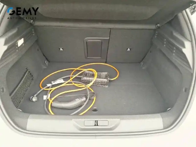 Peugeot 308 phev 180 e-eat8 — photo 6