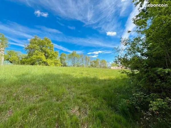 Terrain 940 m²