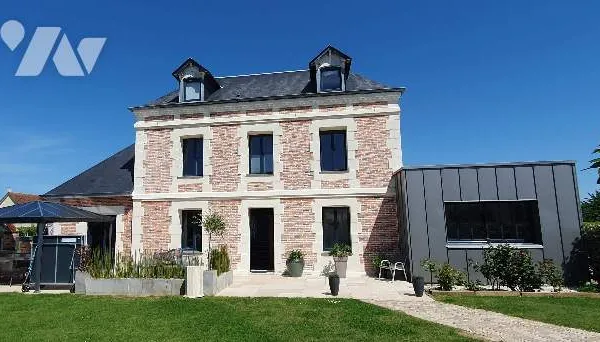 Maison 8 pièces 463 m²