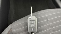 Peugeot 208 1.2 PureTech 100ch S&S Active Pack EAT8 — photo 16
