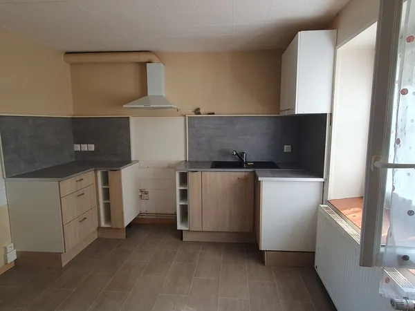 T4 70 m² + GARAGE - 575 CC - REZ-DE-CHAUSSÉE