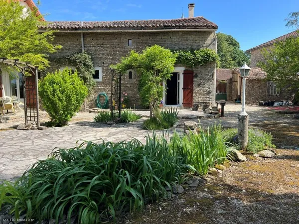 Charmante Maison en Pierre dans un Village Tranquille - Idéale comme Résidence Secondaire