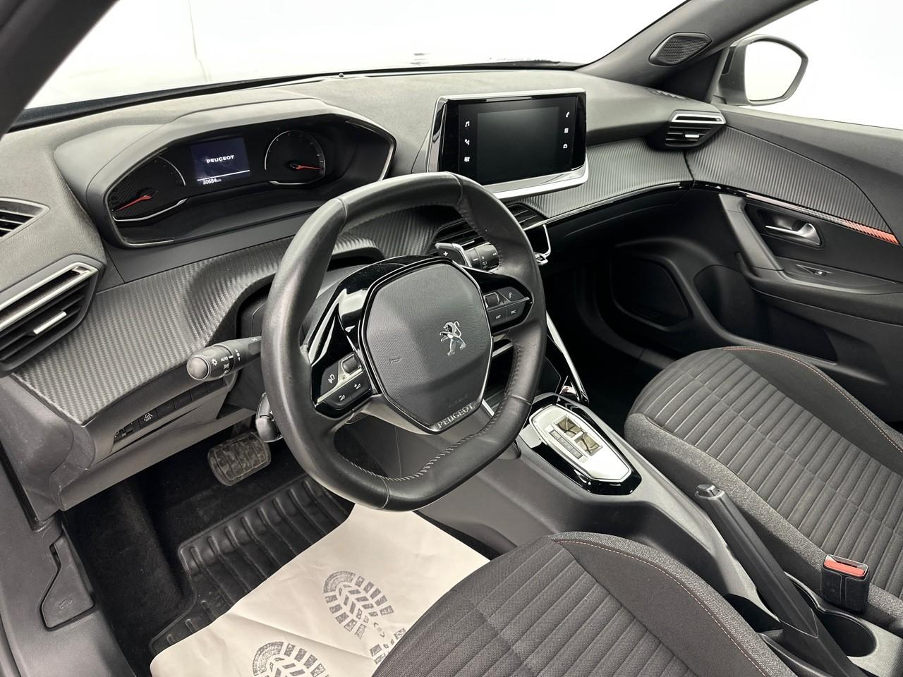 Peugeot 2008 puretech 130 s&s eat8 active pack — photo 8