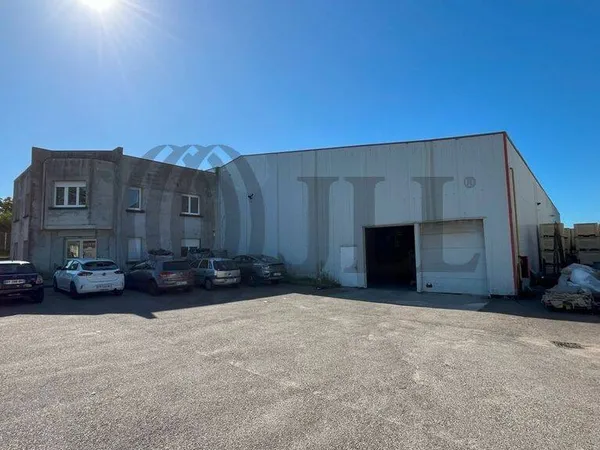 Local d'activité 1450 m²