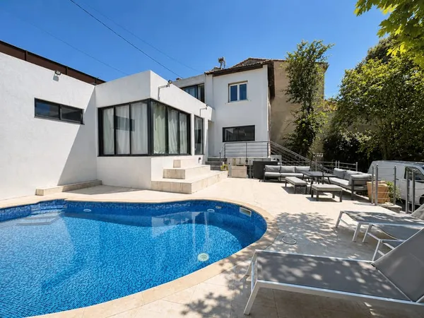 Maison 6 pièces 200 m²