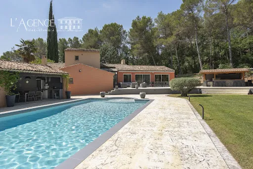 Maison 8 pièces 208 m²