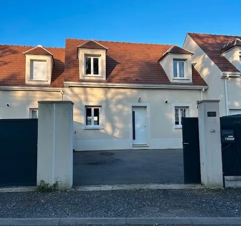 Location maison 73m² avec 2 chambres, terrasse et parking - Cinqueux (Oise)