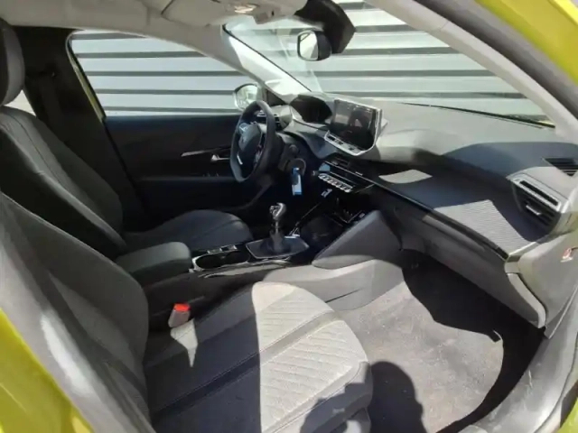 Peugeot 208 1.2 puretech 100ch s&amp;s allure — photo 12