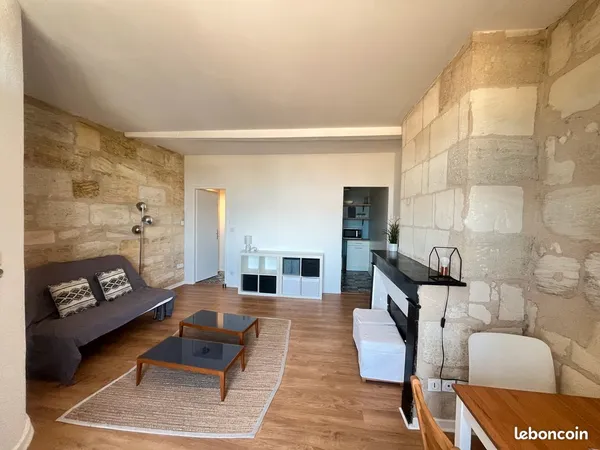 Bordeaux, studio meublé de 27m² avec vue sur la Garonne