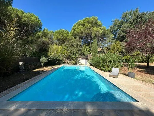 Villa 5 pièces 184 m²