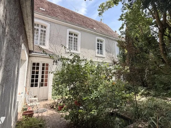 Maison 11 pièces 255 m²