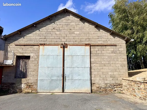Local 232 m² RULLAC ST CIRQ