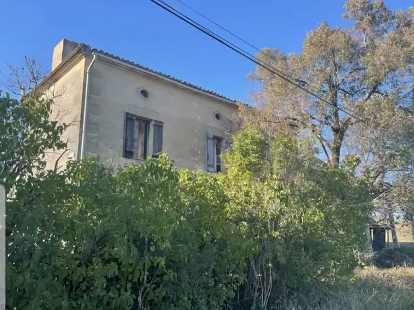 Maison en pierre du XVIIIe de 135m2 à rénover +grange+terrain de 8704m2
