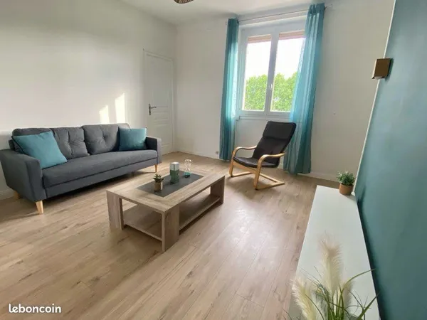 Colocation | Appartement lumineux à proximité des écoles et des remparts | Sans frais d'agence