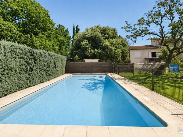 Maison 7 pièces 235 m²