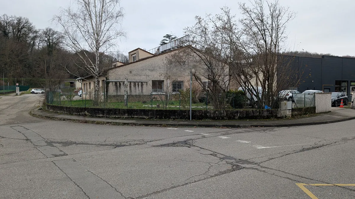Photo 1