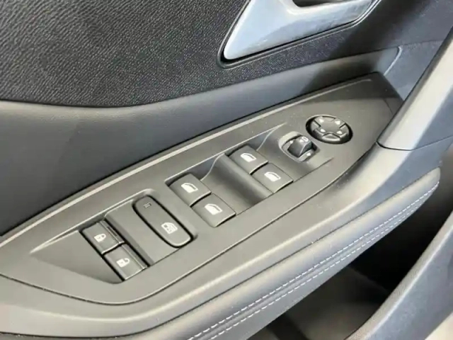 Peugeot 308 1.2 puretech 130ch s&amp;s allure pack eat8 — photo 7
