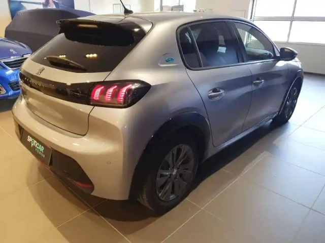 Peugeot 208 electrique 50 kwh 136ch — photo 6