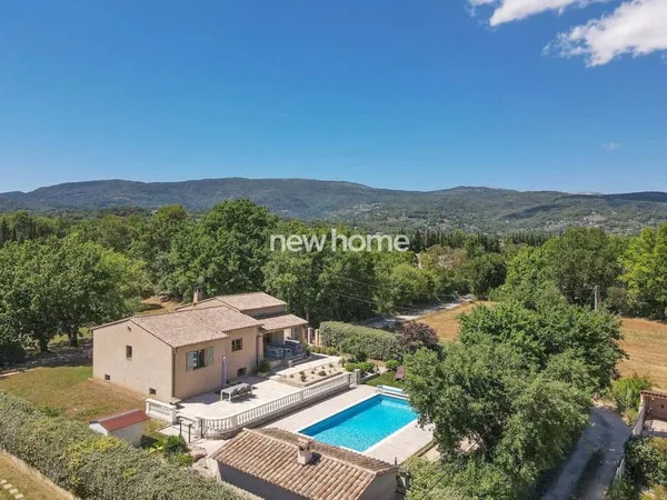 Maison 8 pièces 200 m²