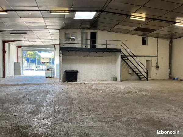 Local d'activité 600 m² + bureaux - ZAC de la Lauze