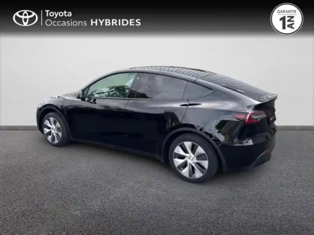 Tesla Model Y standard rwd — photo 2